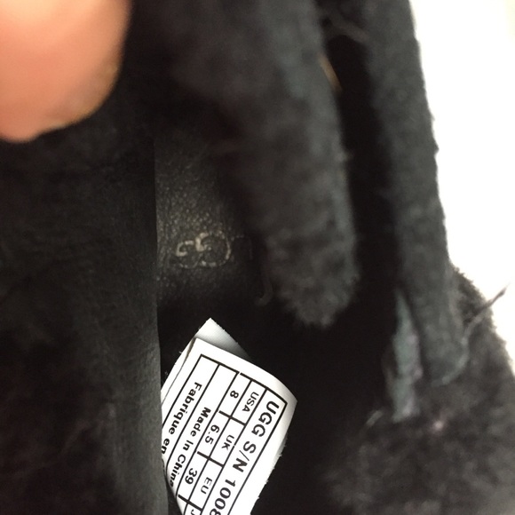 UGG NEW BLACK SUEDE BOOTIS SZ-8 - Picture 8 of 8